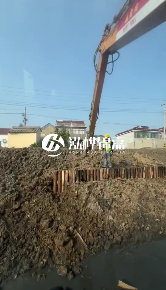 畢節(jié)市挖機(jī)打木樁專業(yè)施工-河道護(hù)坡木樁會(huì)不會(huì)腐爛?