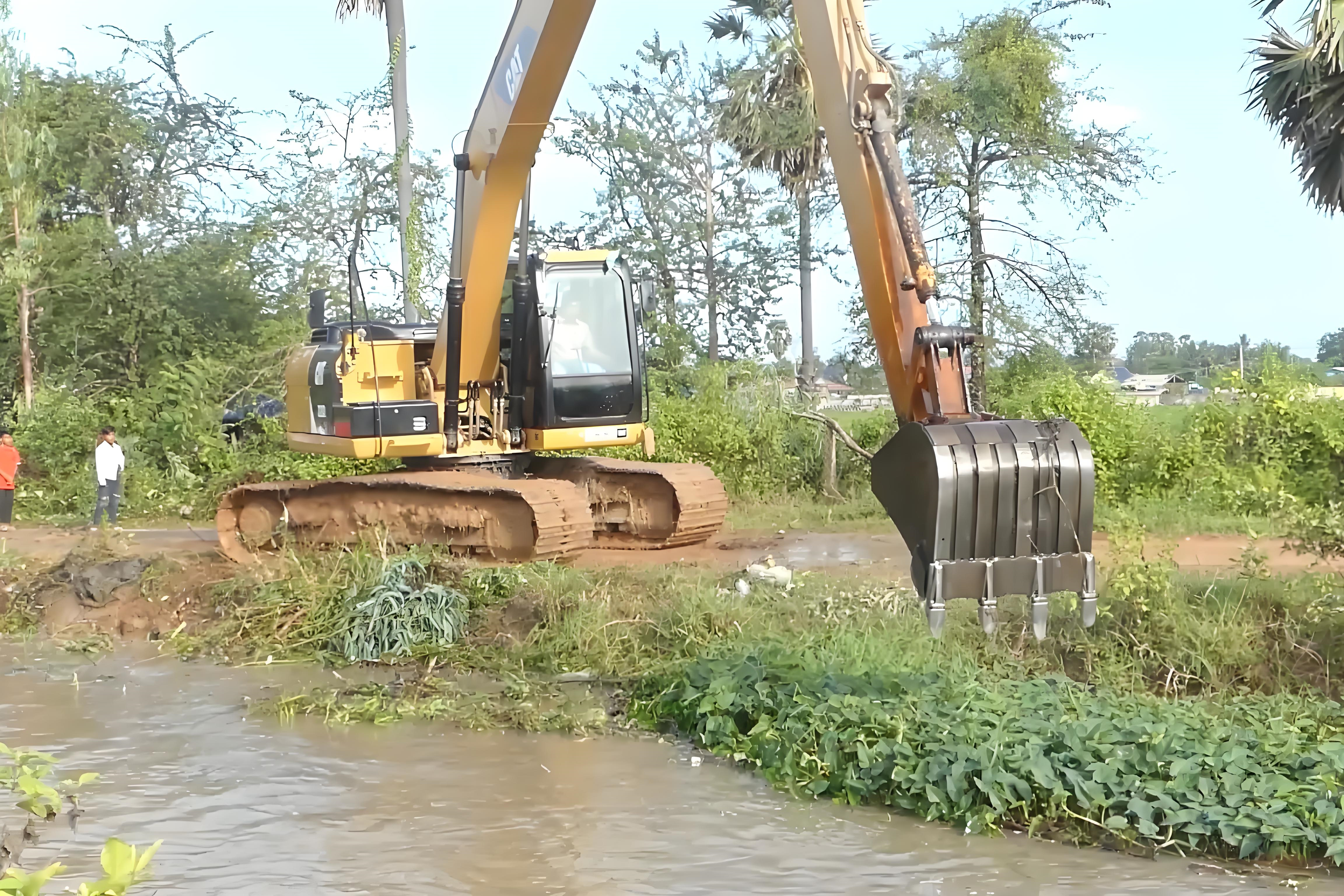 甘肅水挖清淤團(tuán)隊(duì)泓樺錦嘉-挖泥船清淤多少錢(qián)一方?