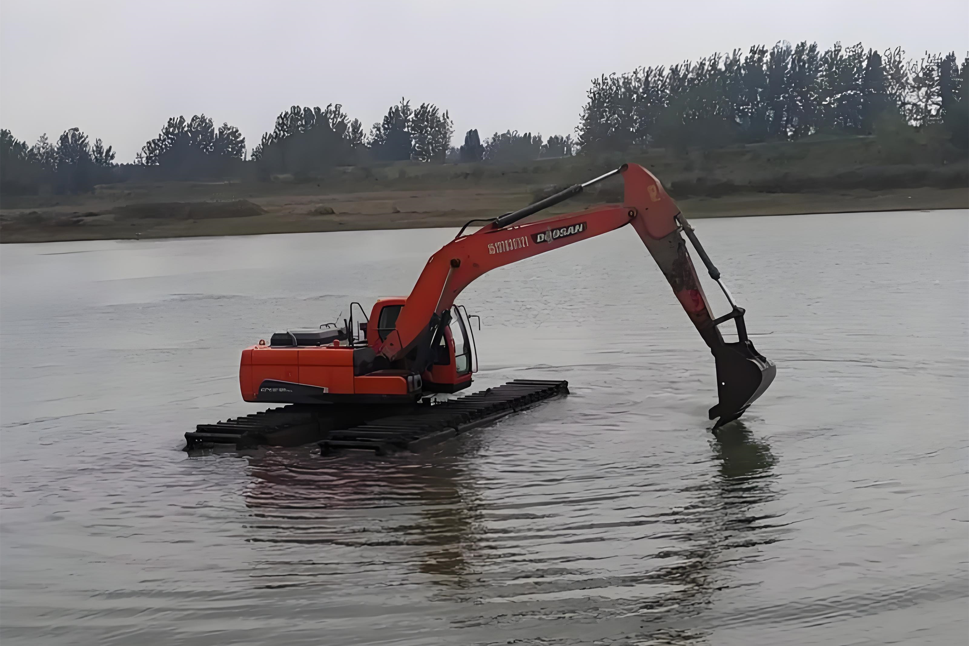 南昌水挖清淤團(tuán)隊(duì)泓樺錦嘉-大面積沼澤地清淤總價(jià)一般什么范圍?