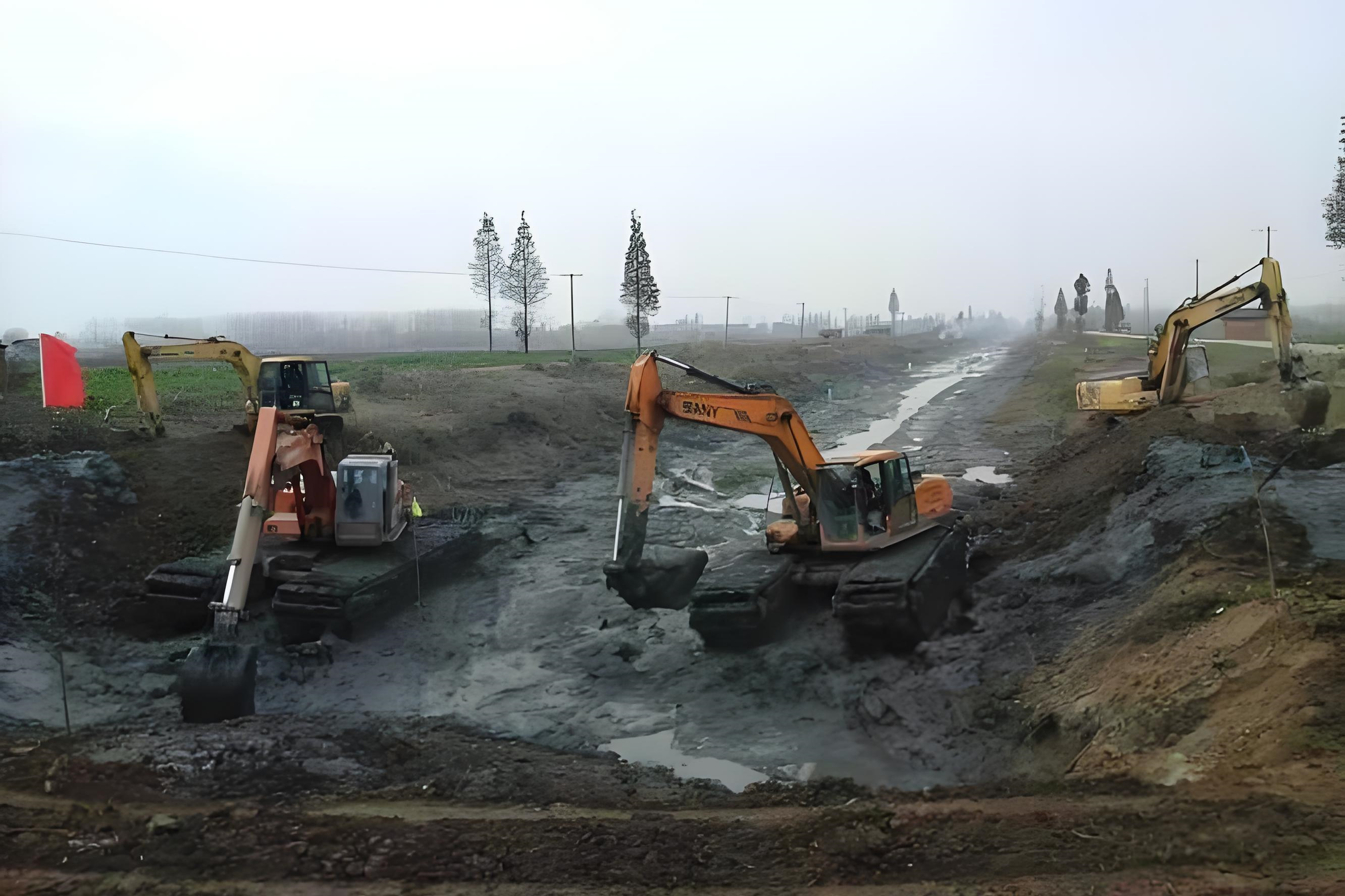 湖南岳陽挖機清淤施工隊 - 挖機清淤對河道邊坡有破壞嗎？
